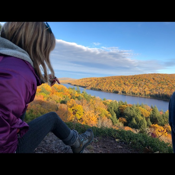 Meet your Posher, Megan - Picture 5 of 7